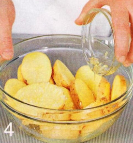картофель с беконом и чесноком в фольге