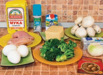 Масло (не топить) перемешайте с яйцом (однородной массы добиваться не надо).
