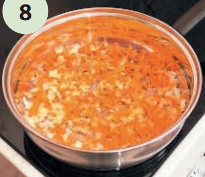 8. Добавить морковь, обжарить.
