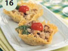 Украсить половинкой черри и зеленью