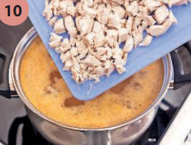 Затем добавить мясо, варить до готовности картофеля.